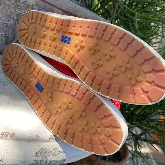 Keds Red Puffer Boots - Picture 4 of 9